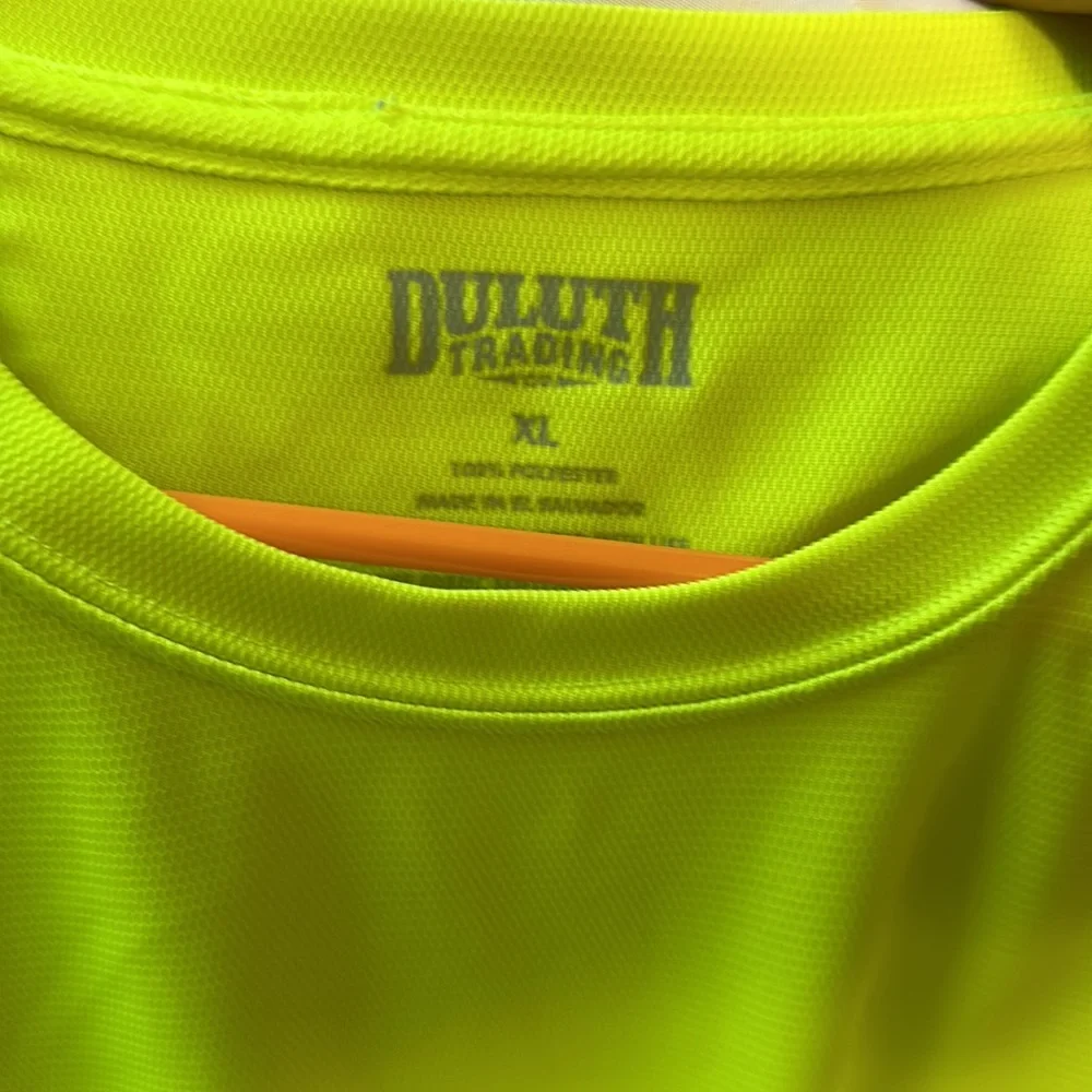 Duluth Trading Co. Men's Neon Green Short Sleeve T-Shirt with Pocket Size XL - Picture 3 of 3
